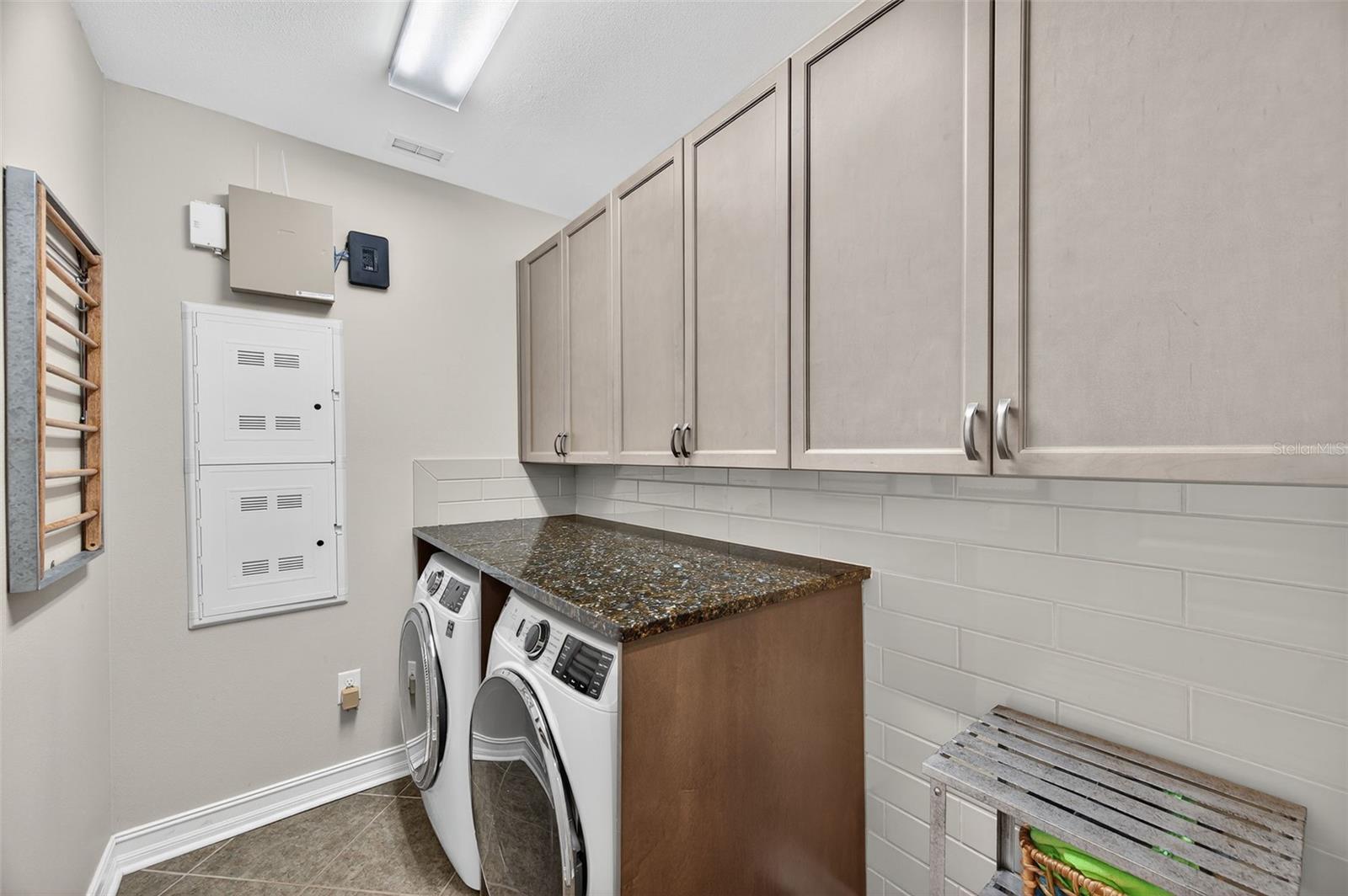 Listing photo id 45 for 4446 Ortona Lane
