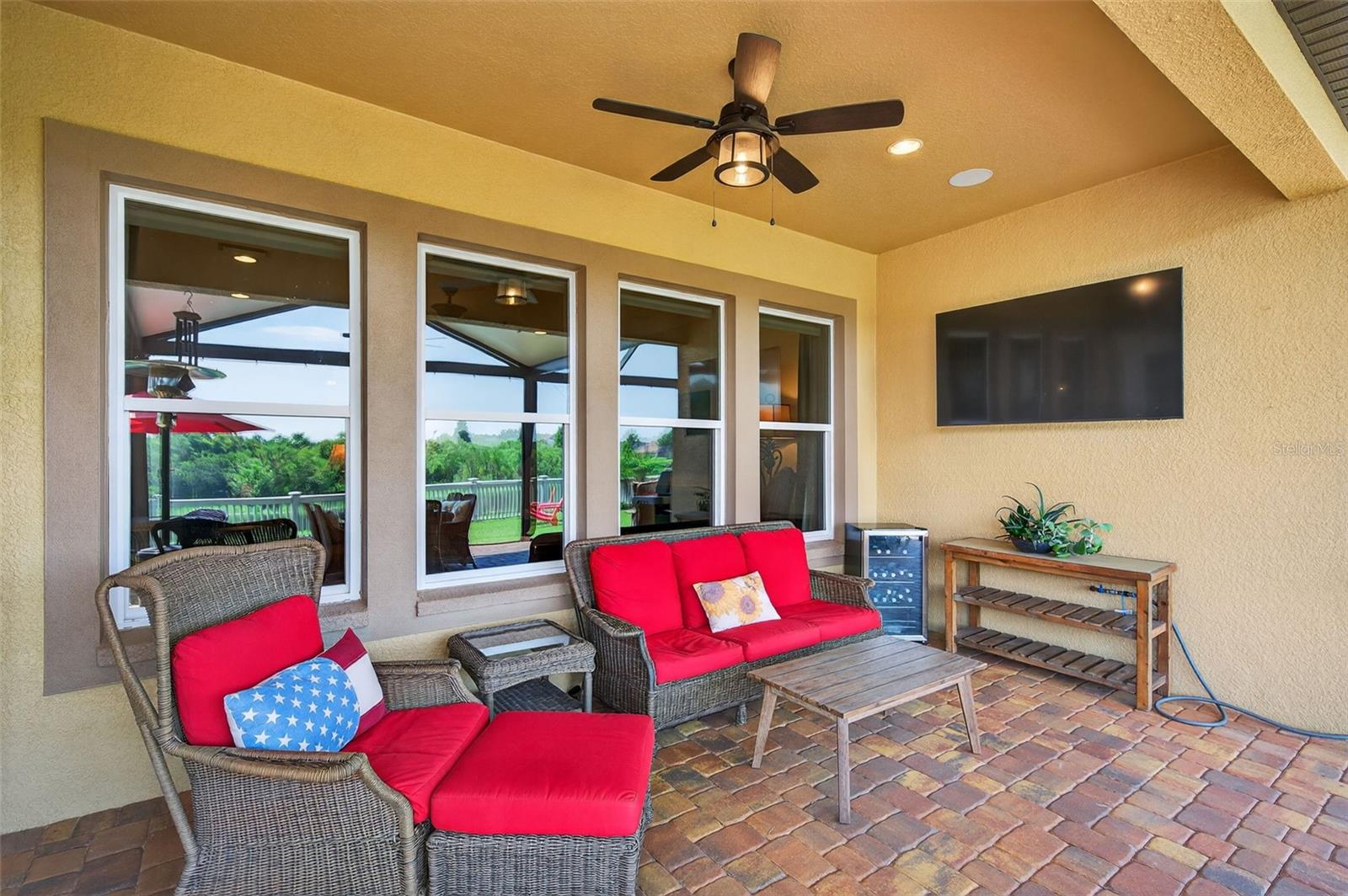 Listing photo id 46 for 4446 Ortona Lane