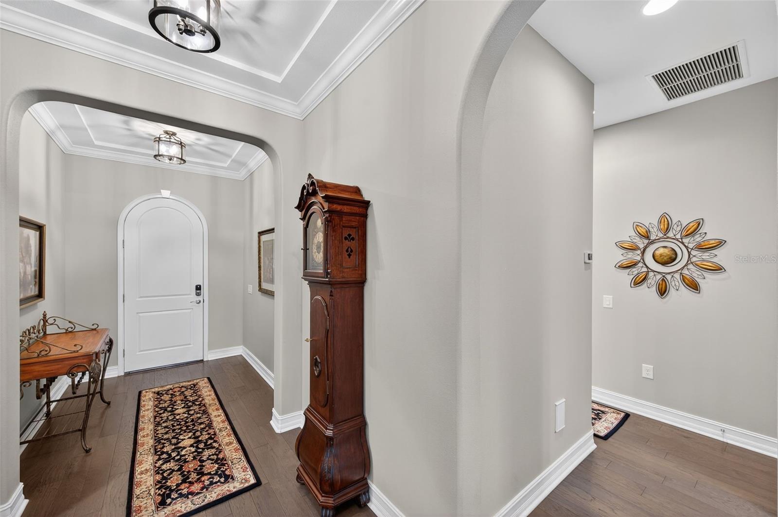 Listing photo id 4 for 4446 Ortona Lane