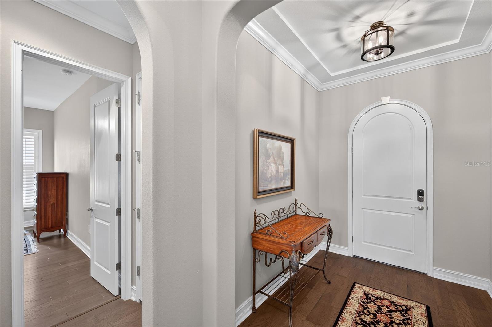 Listing photo id 5 for 4446 Ortona Lane