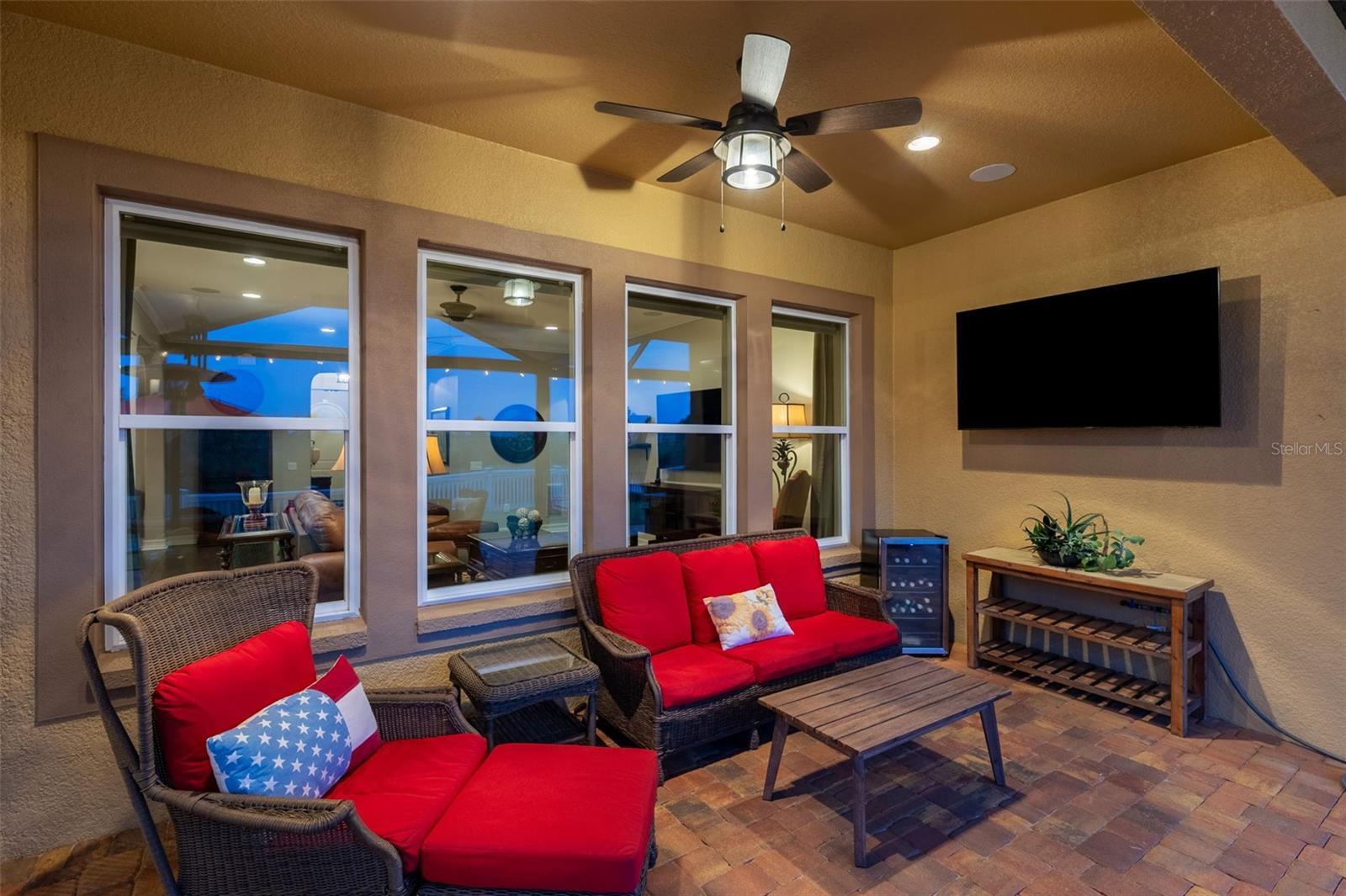 Listing photo id 74 for 4446 Ortona Lane