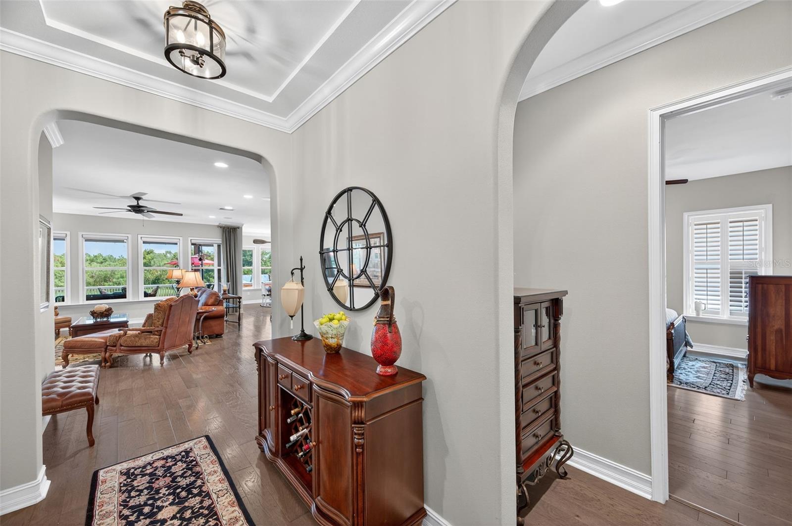 Listing photo id 6 for 4446 Ortona Lane