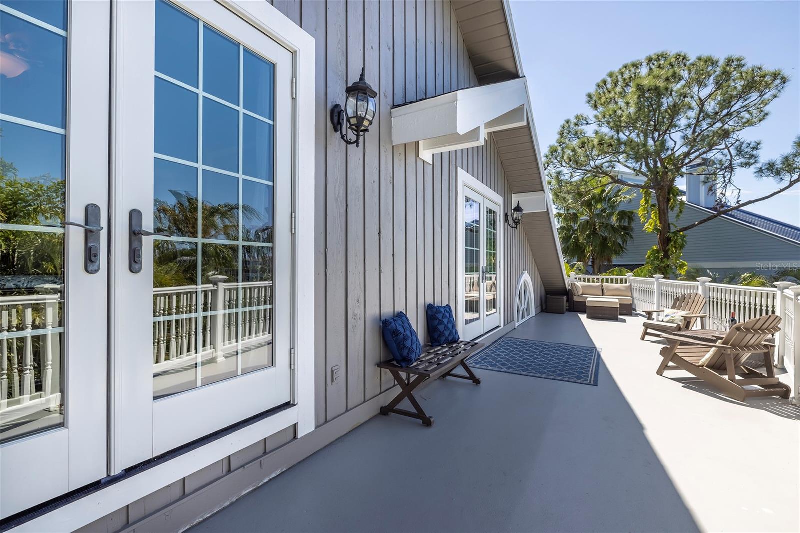Listing photo id 12 for 761 Soundview Drive