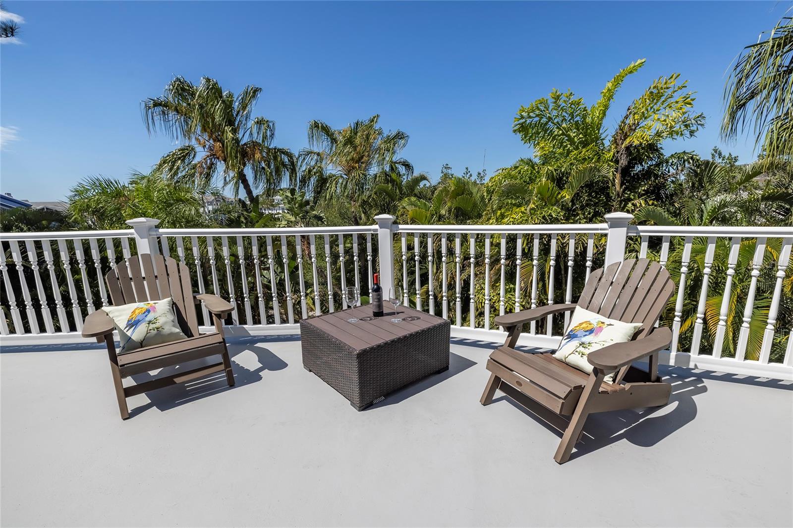 Listing photo id 13 for 761 Soundview Drive