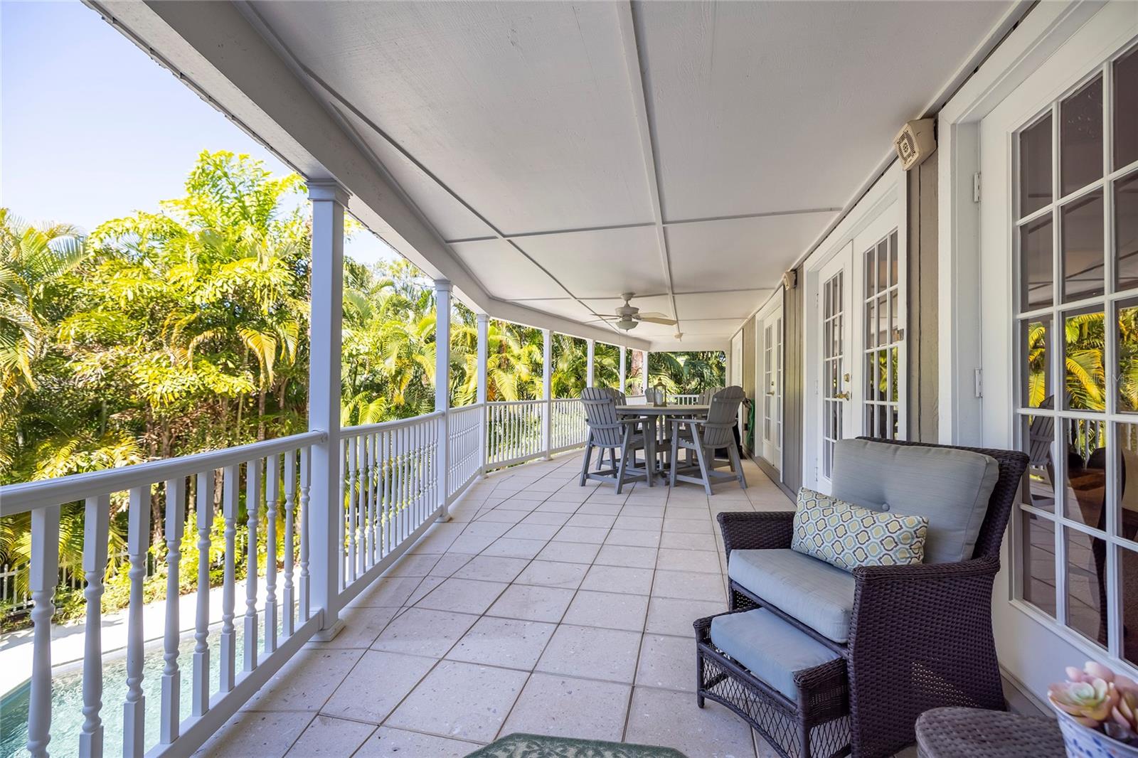 Listing photo id 14 for 761 Soundview Drive