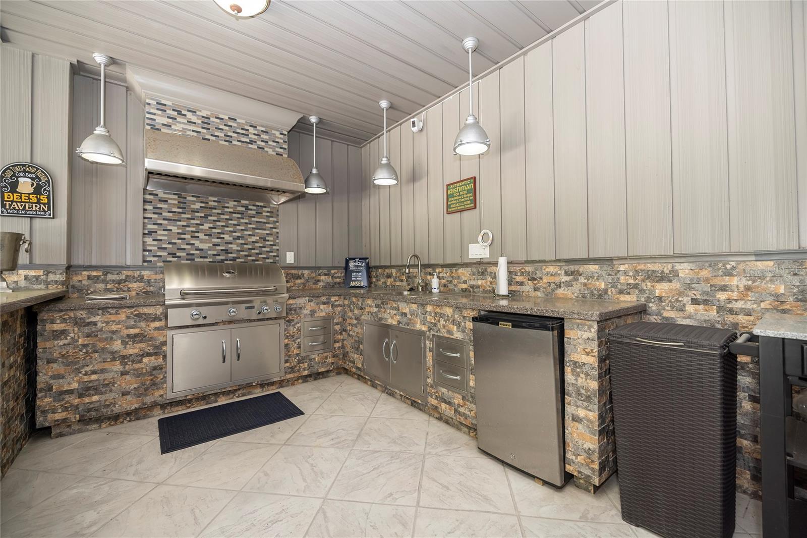 Listing photo id 22 for 761 Soundview Drive