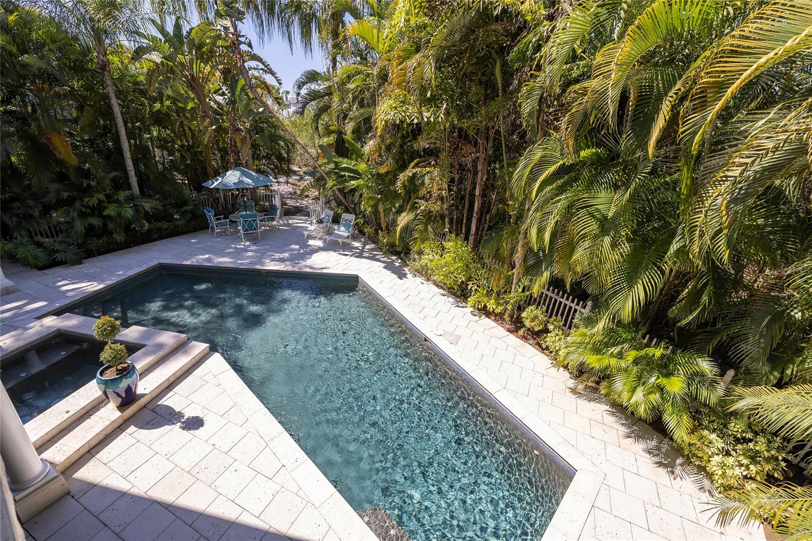 Listing photo id 28 for 761 Soundview Drive