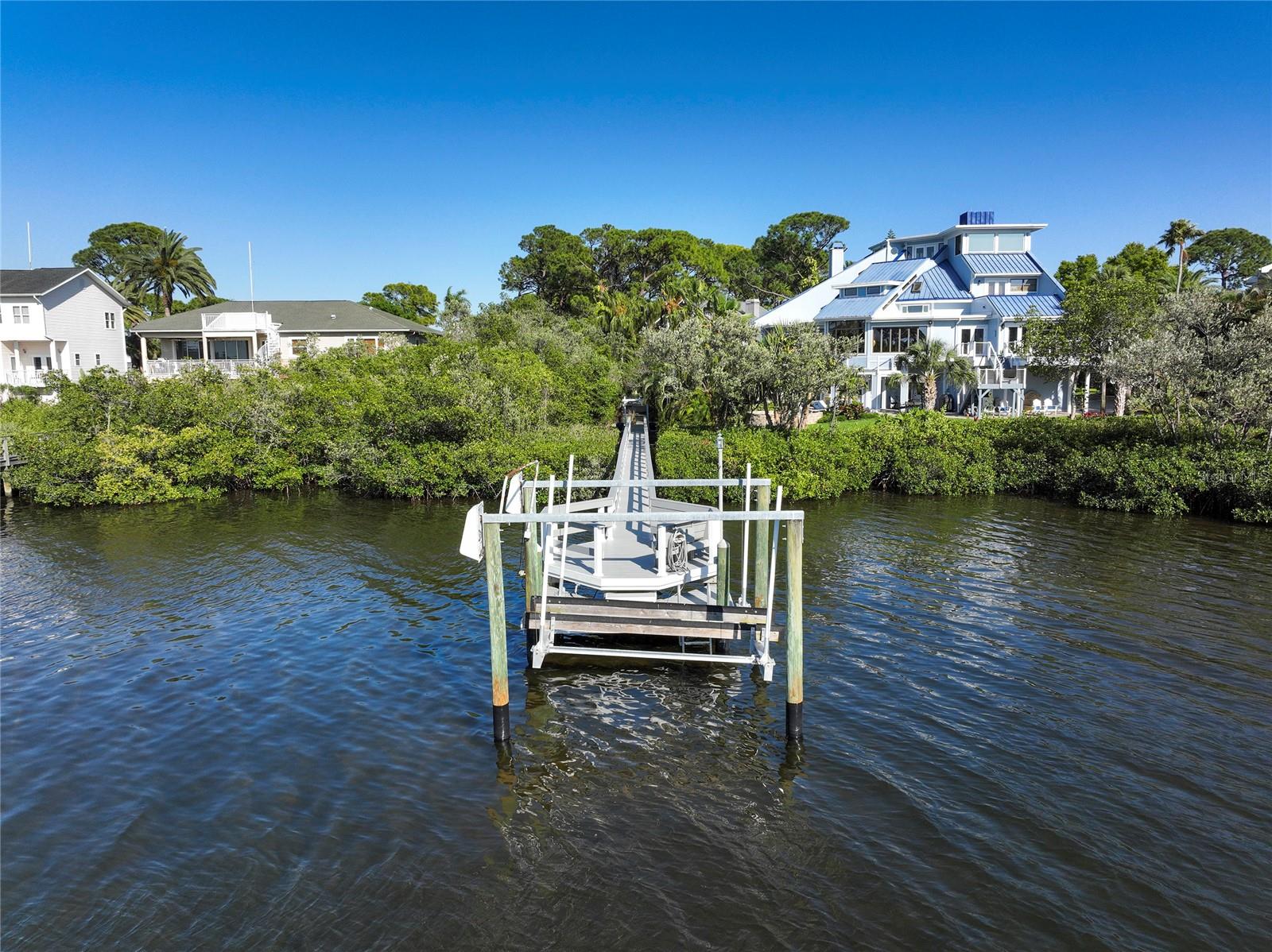 Listing photo id 33 for 761 Soundview Drive