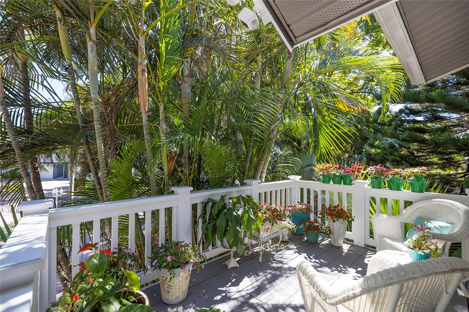 Listing photo id 34 for 761 Soundview Drive