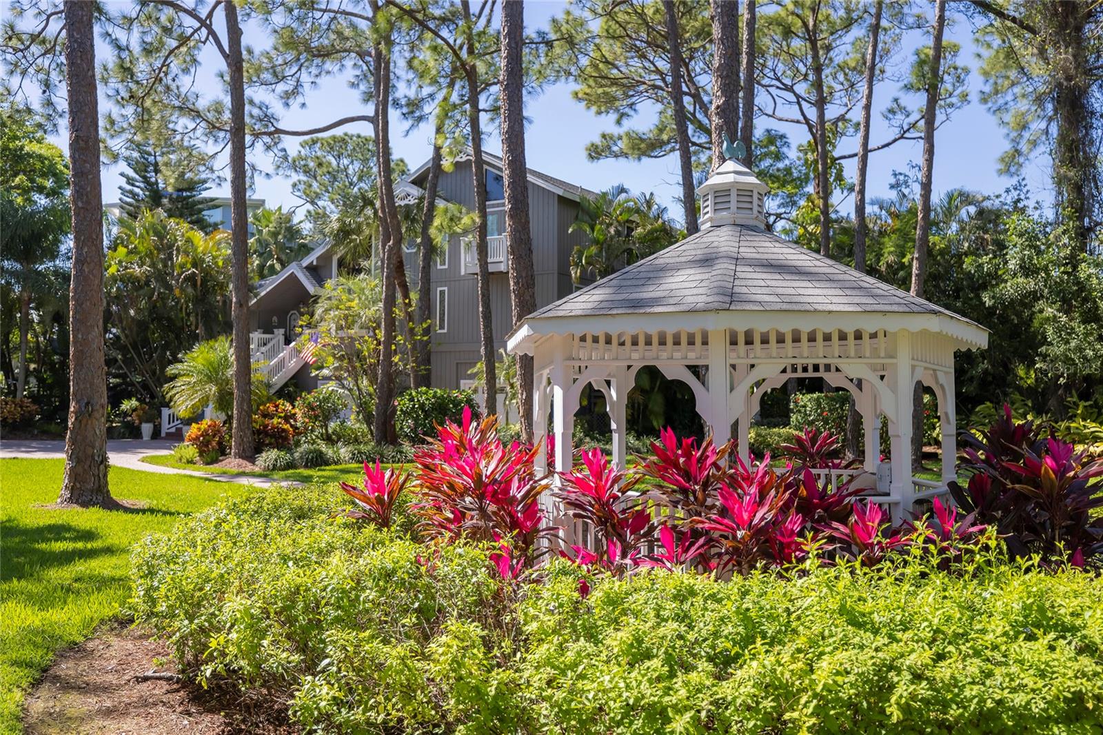 Listing photo id 36 for 761 Soundview Drive