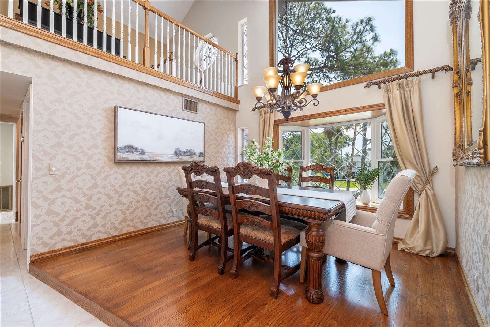 Listing photo id 3 for 761 Soundview Drive