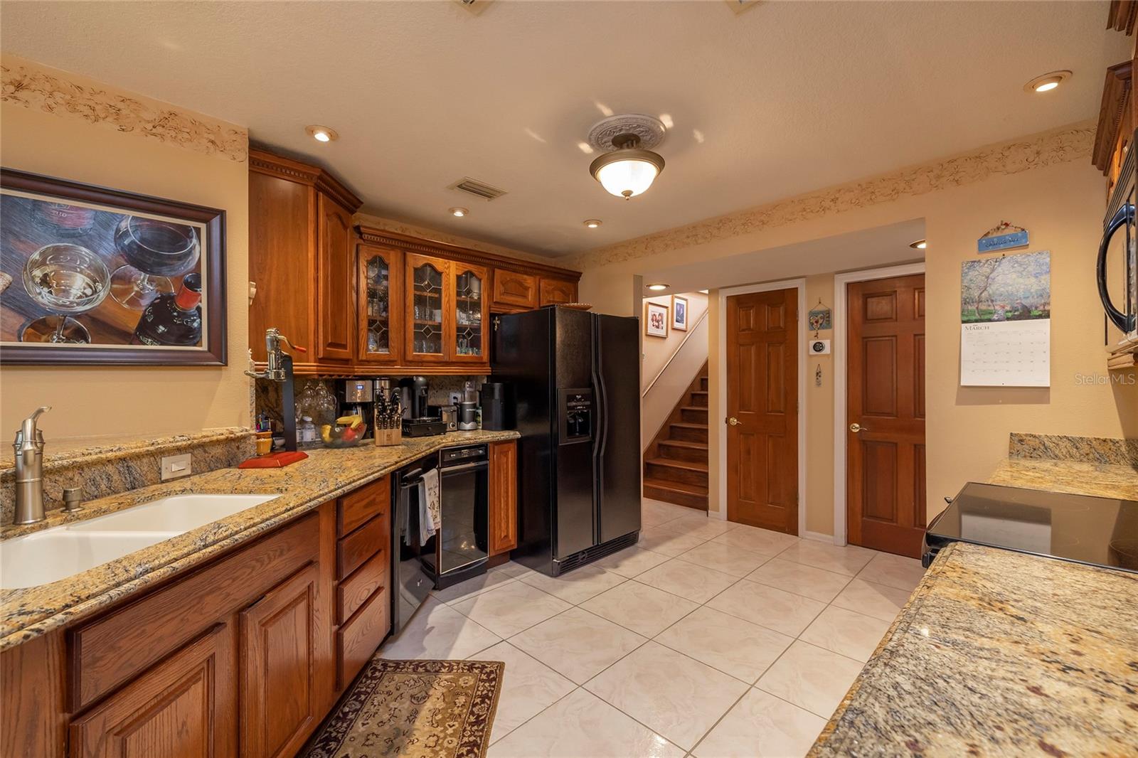 Listing photo id 5 for 761 Soundview Drive