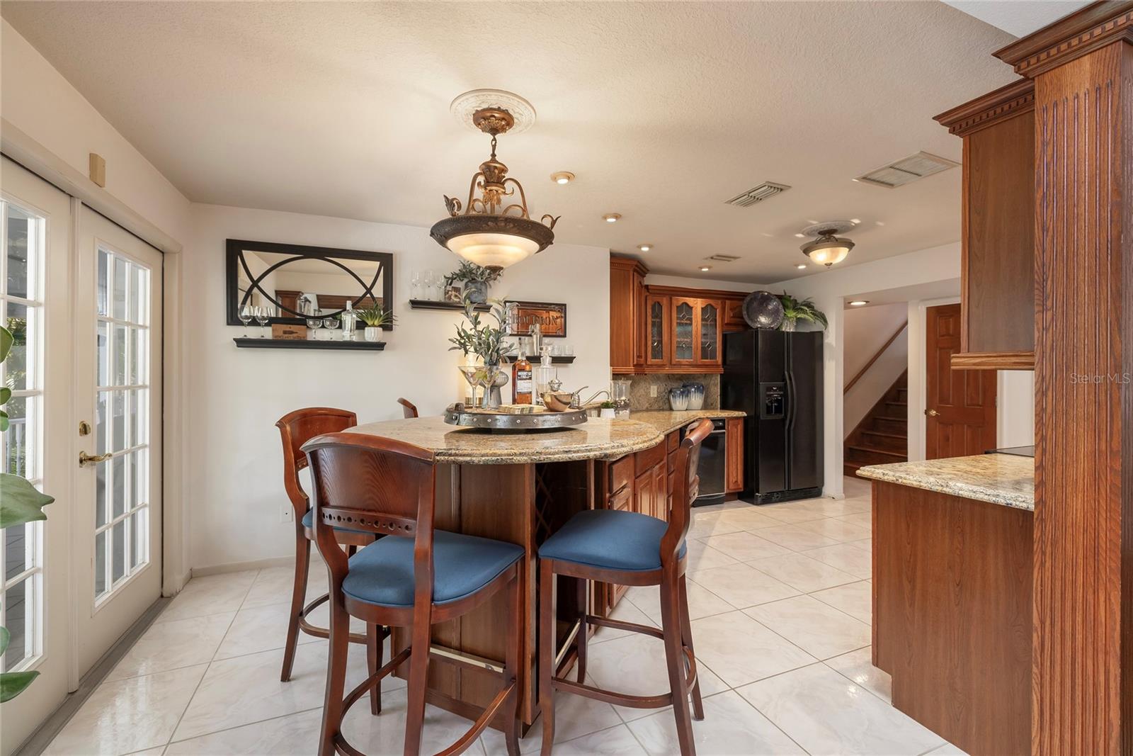 Listing photo id 6 for 761 Soundview Drive