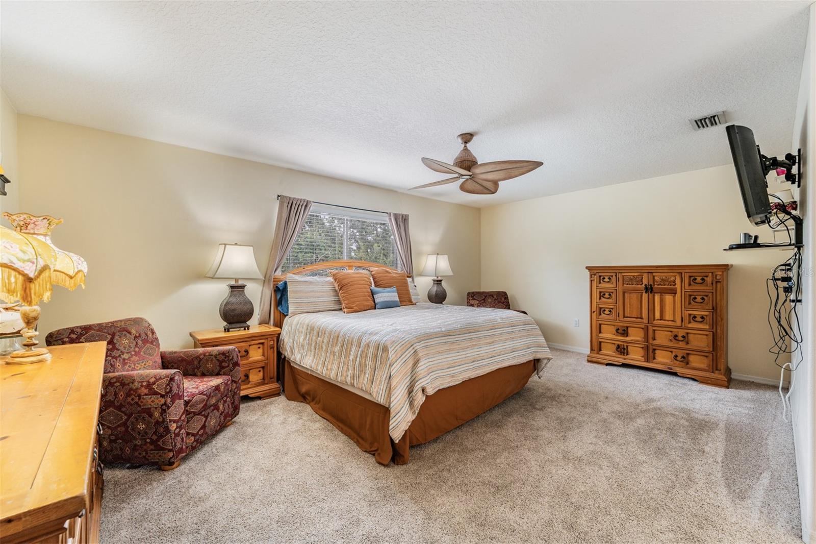 Image 18 of 62 For 19411 Sandy Springs Circle