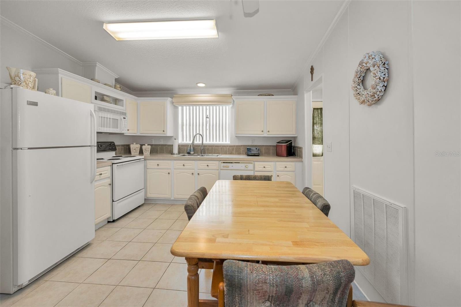 Image 7 of 76 For 239 Harmony Way