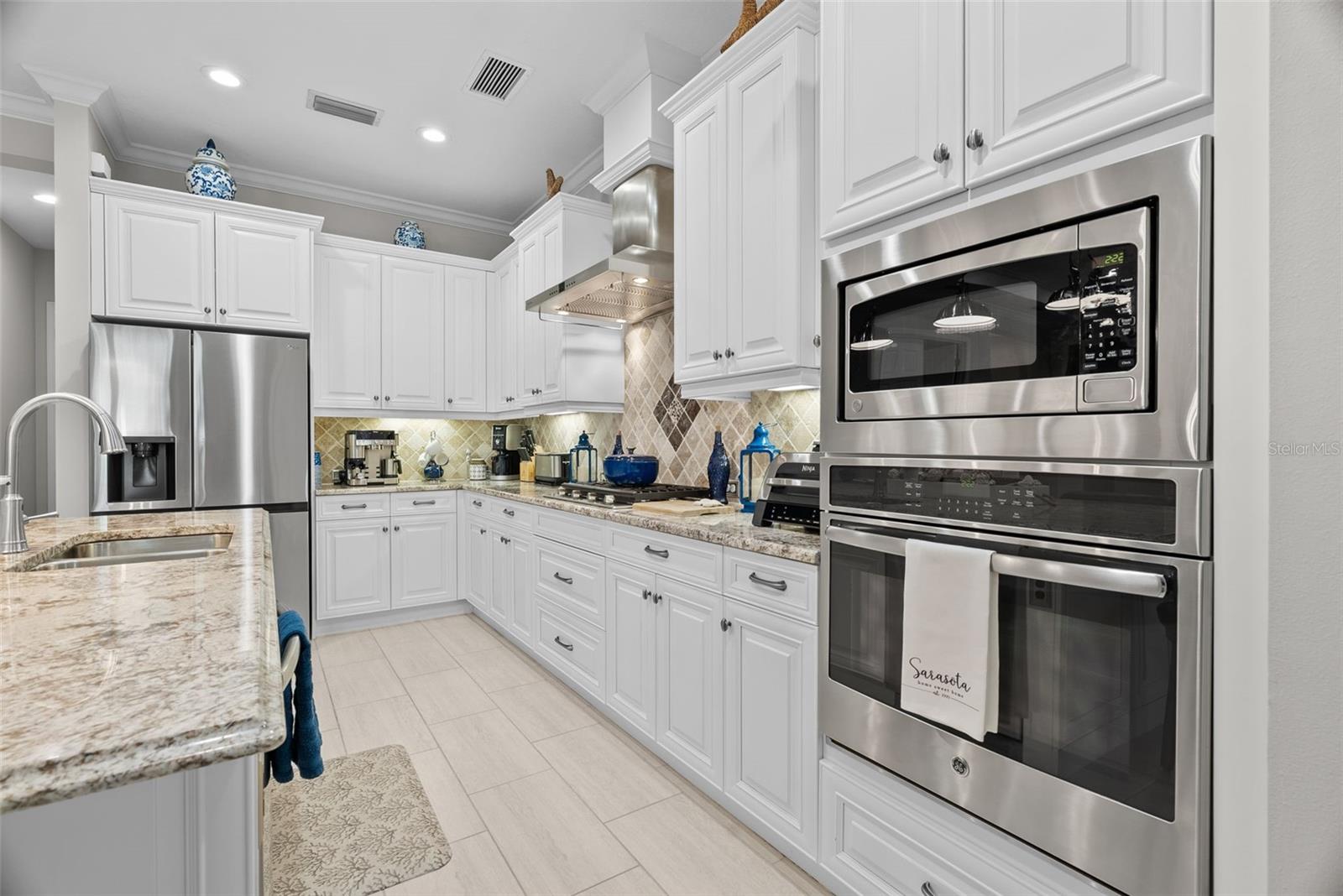 Image 16 of 54 For 8236 Larkspur Circle