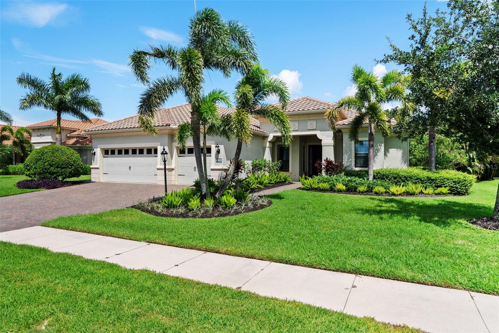 Image 4 of 54 For 8236 Larkspur Circle