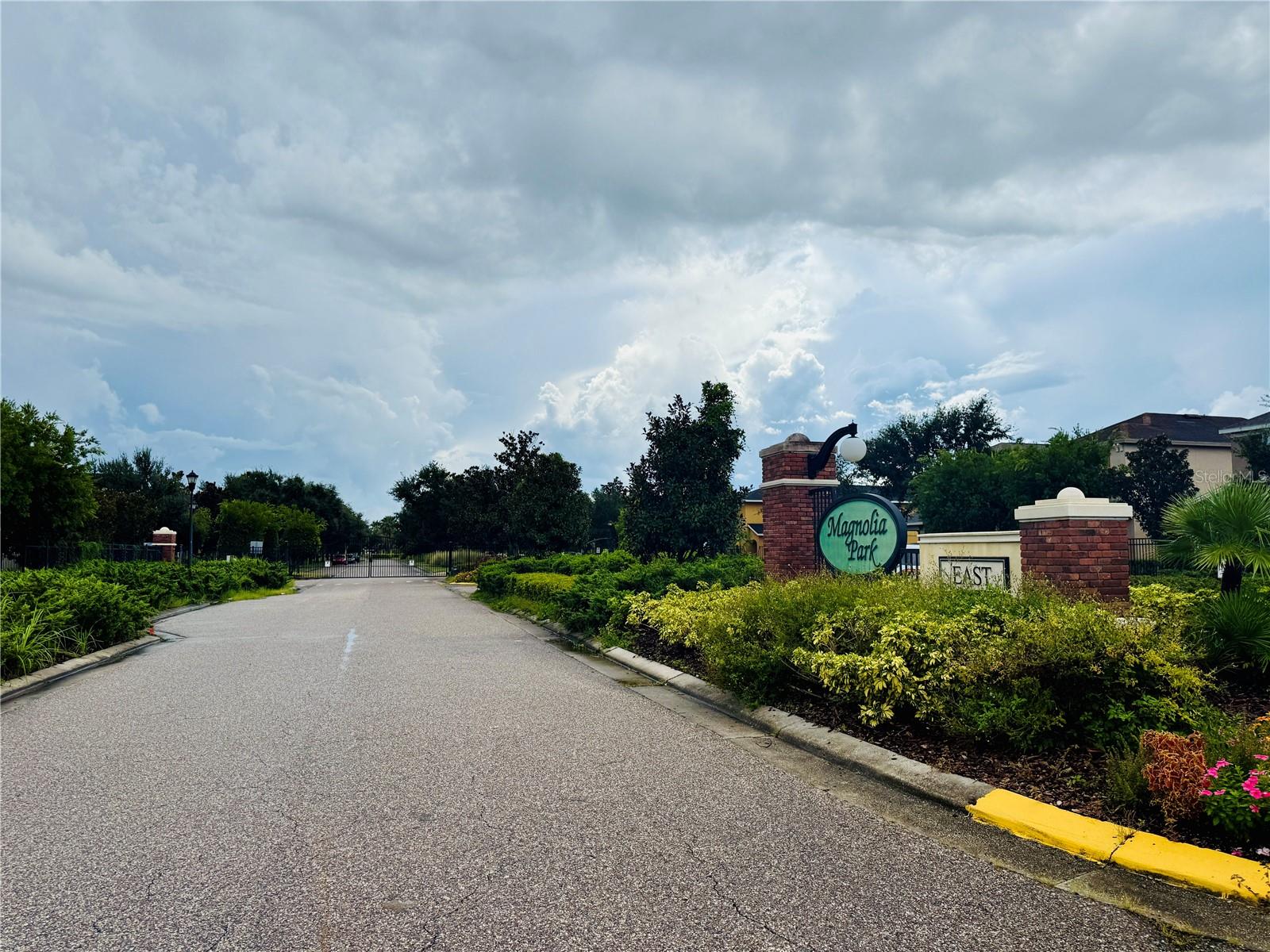 Image 17 of 21 For 9228 Hillcroft Drive