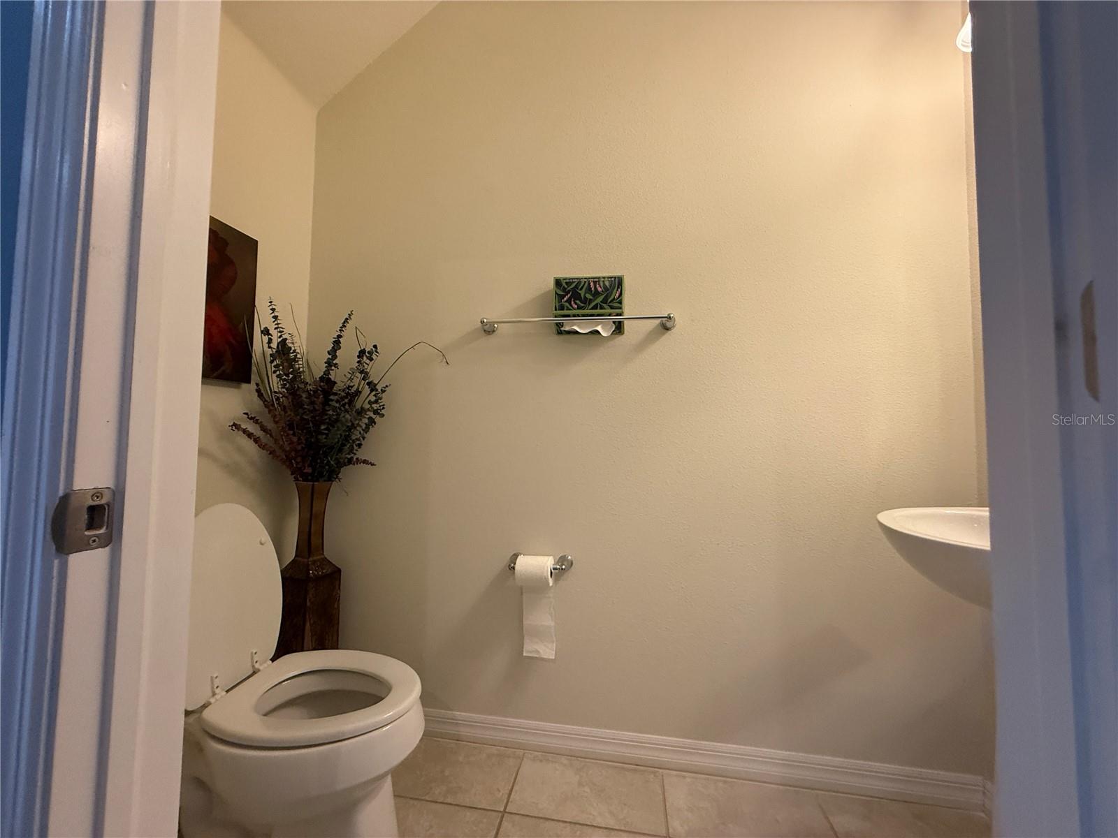 Image 5 of 21 For 9228 Hillcroft Drive