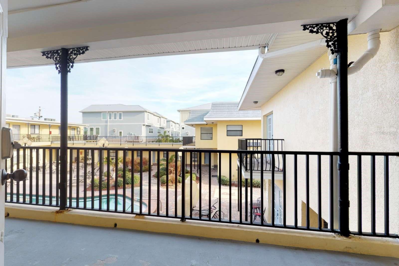 Image 19 of 43 For 16333 Gulf Boulevard 204