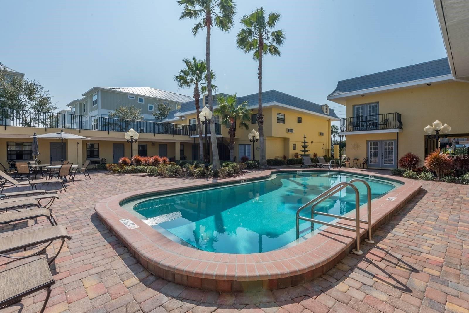 Image 3 of 43 For 16333 Gulf Boulevard 204