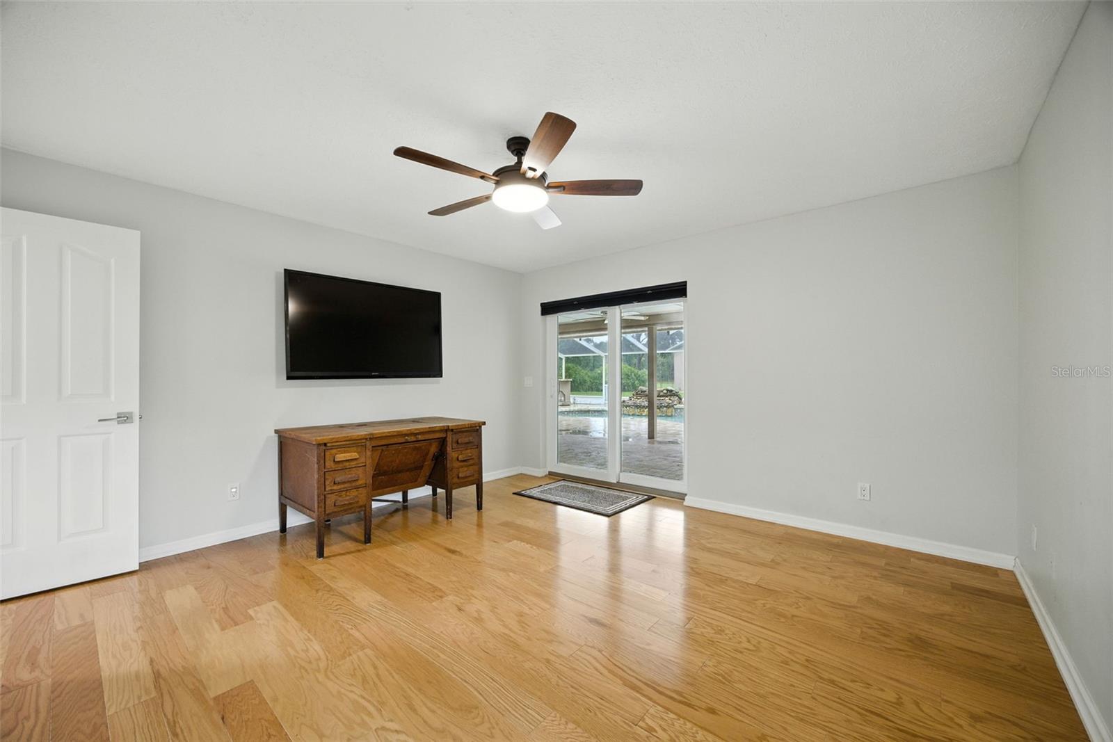 Listing photo id 9 for 10502 Lake Williams Drive