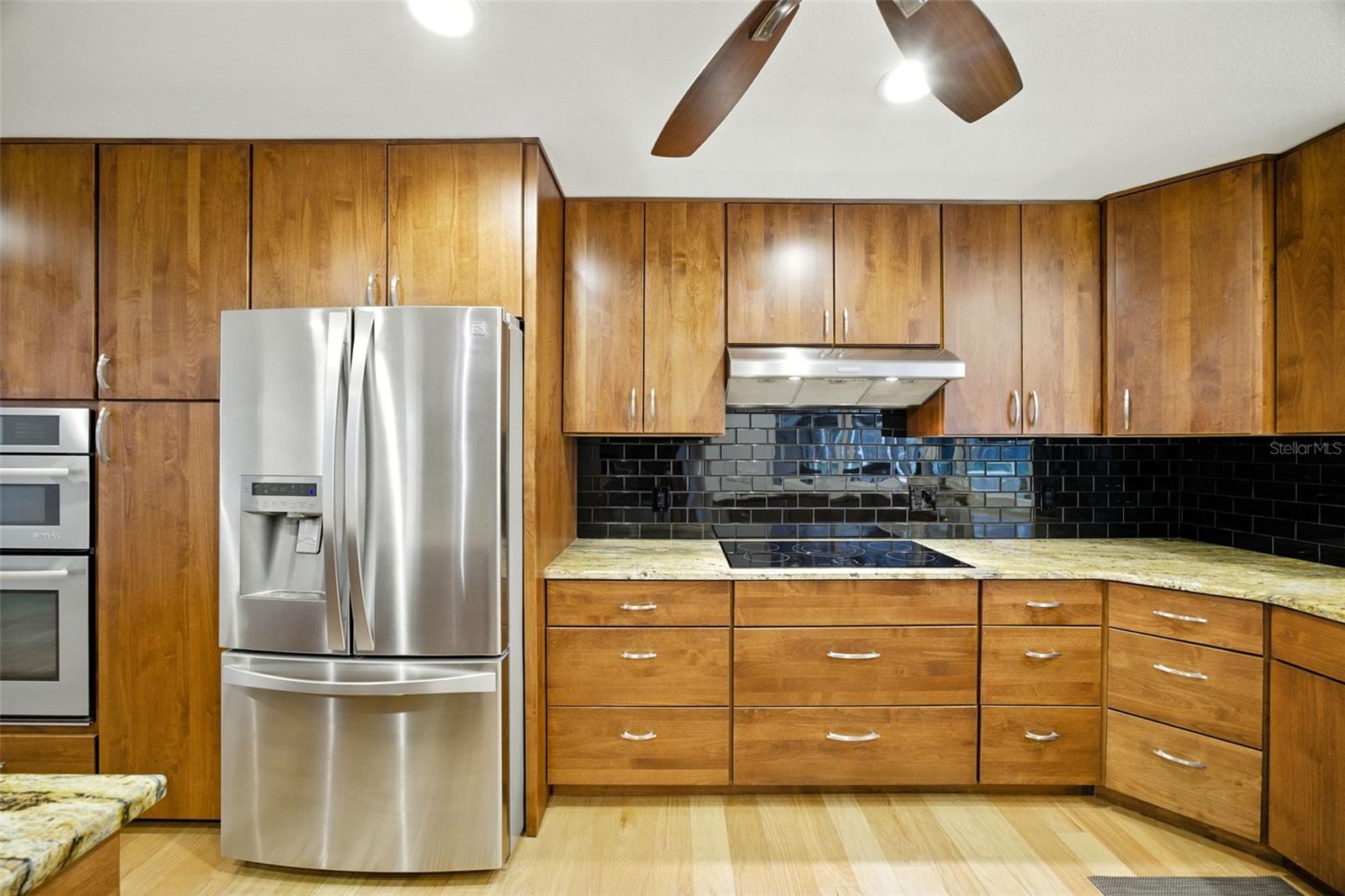 Listing photo id 10 for 10502 Lake Williams Drive