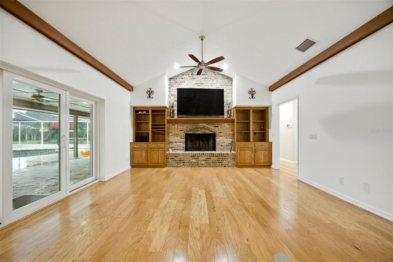 Listing photo id 12 for 10502 Lake Williams Drive