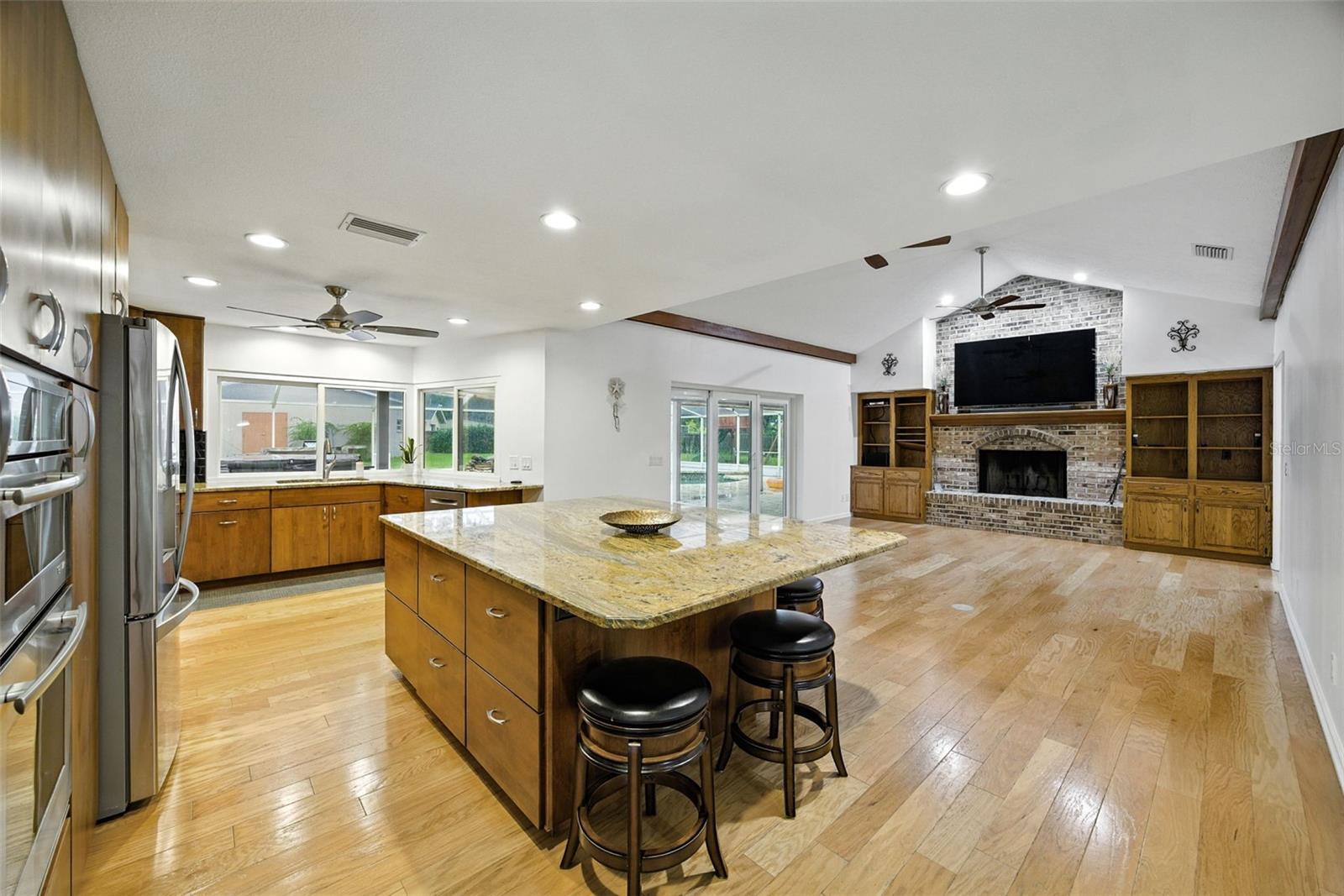 Listing photo id 18 for 10502 Lake Williams Drive