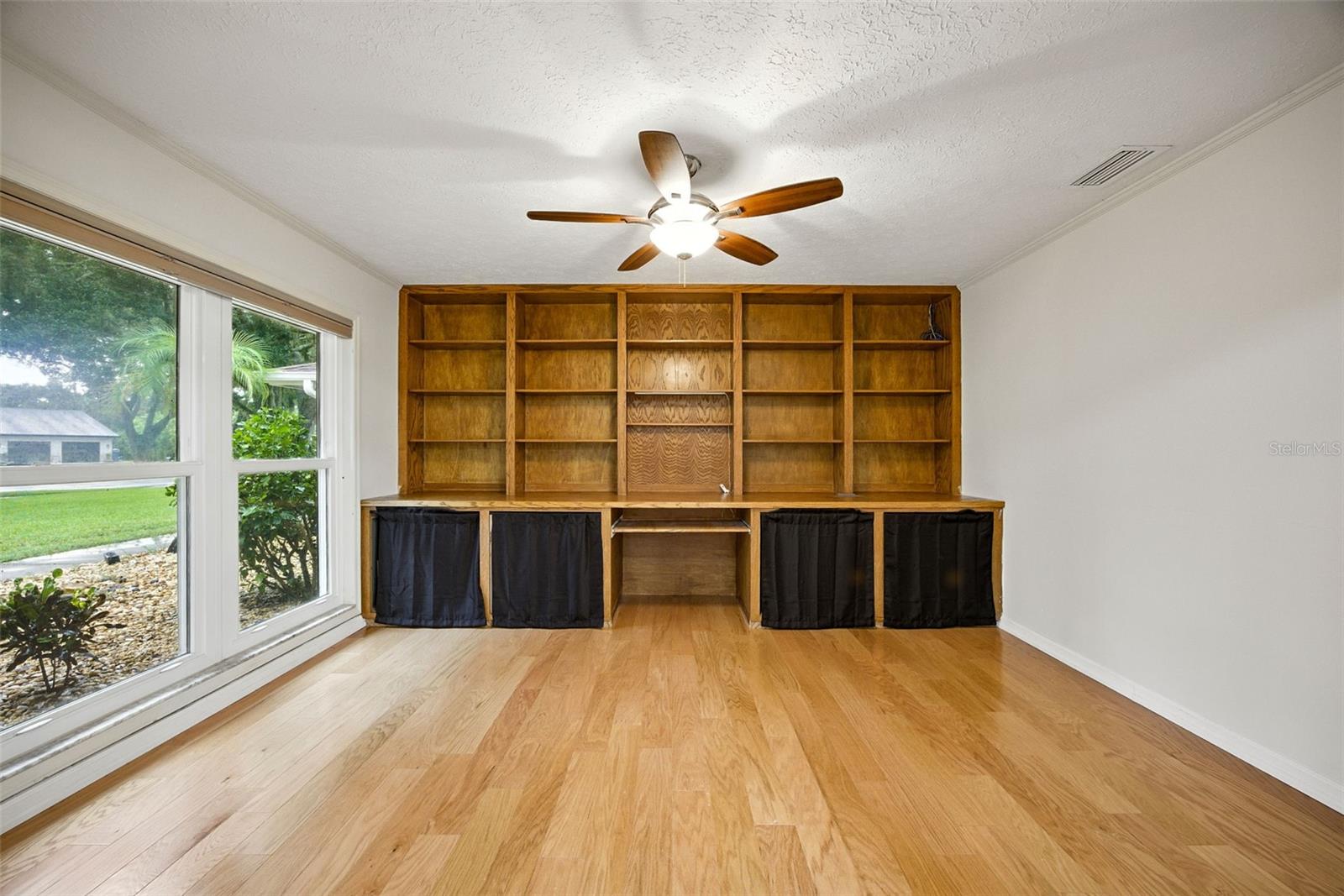 Listing photo id 21 for 10502 Lake Williams Drive