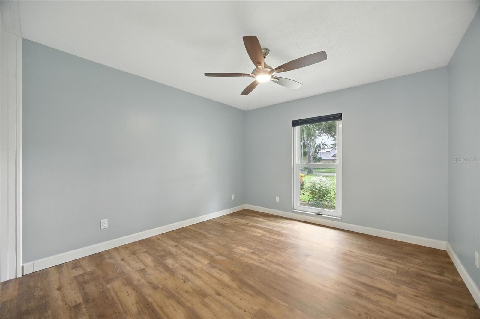 Listing photo id 24 for 10502 Lake Williams Drive