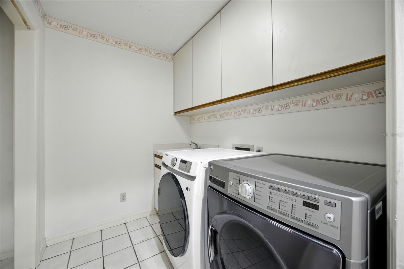 Listing photo id 28 for 10502 Lake Williams Drive