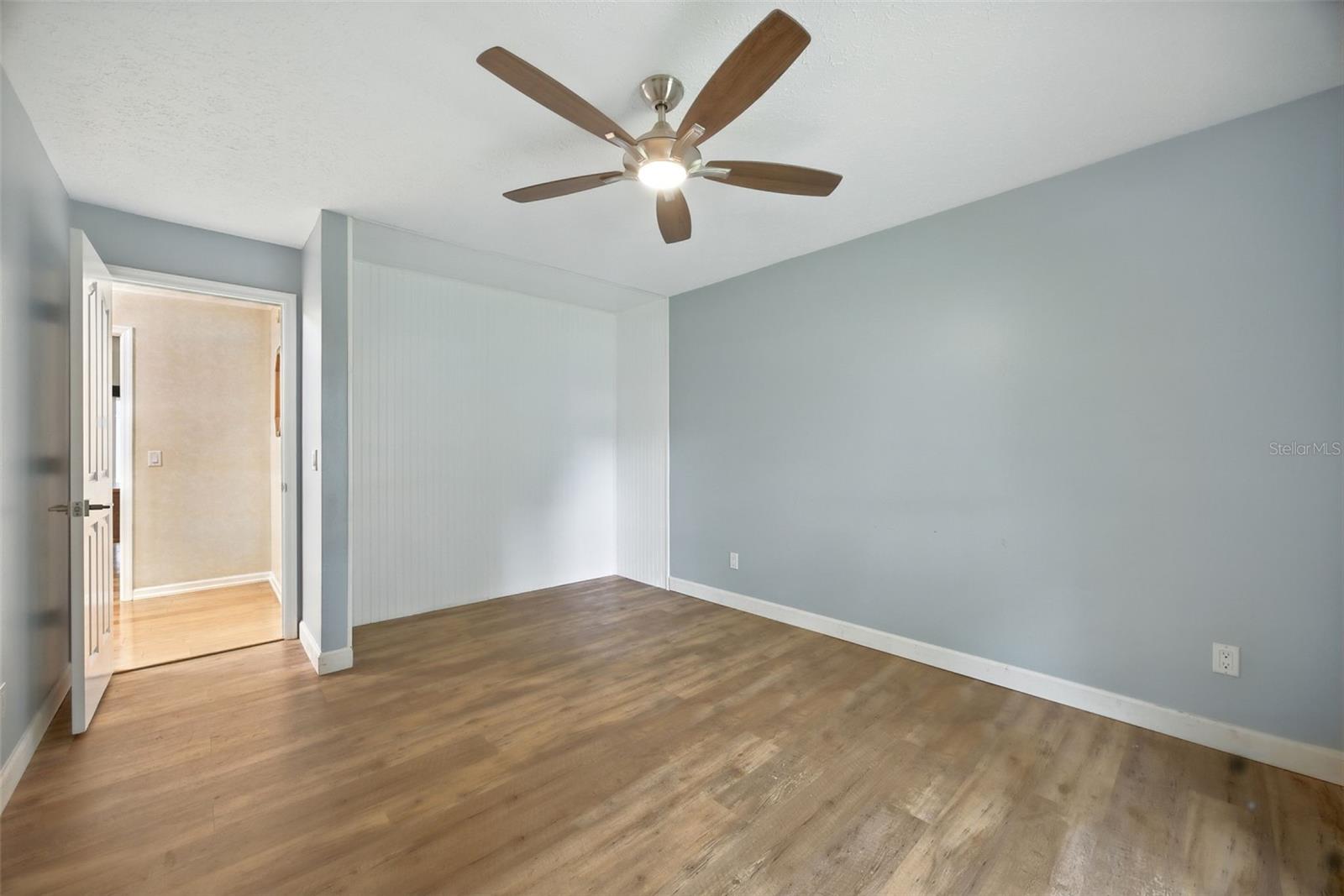 Listing photo id 34 for 10502 Lake Williams Drive
