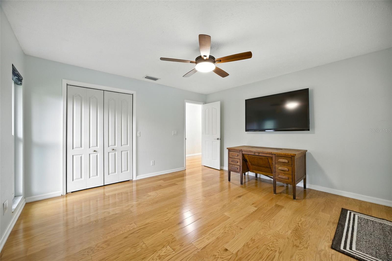 Listing photo id 35 for 10502 Lake Williams Drive