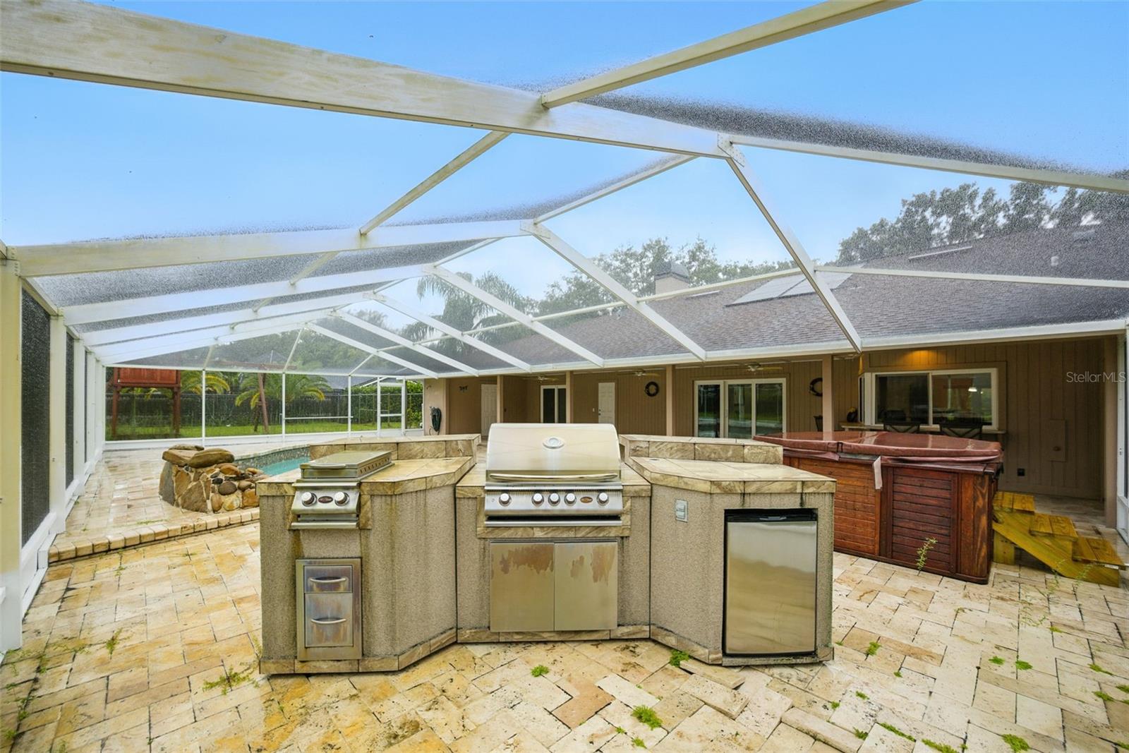 Listing photo id 38 for 10502 Lake Williams Drive