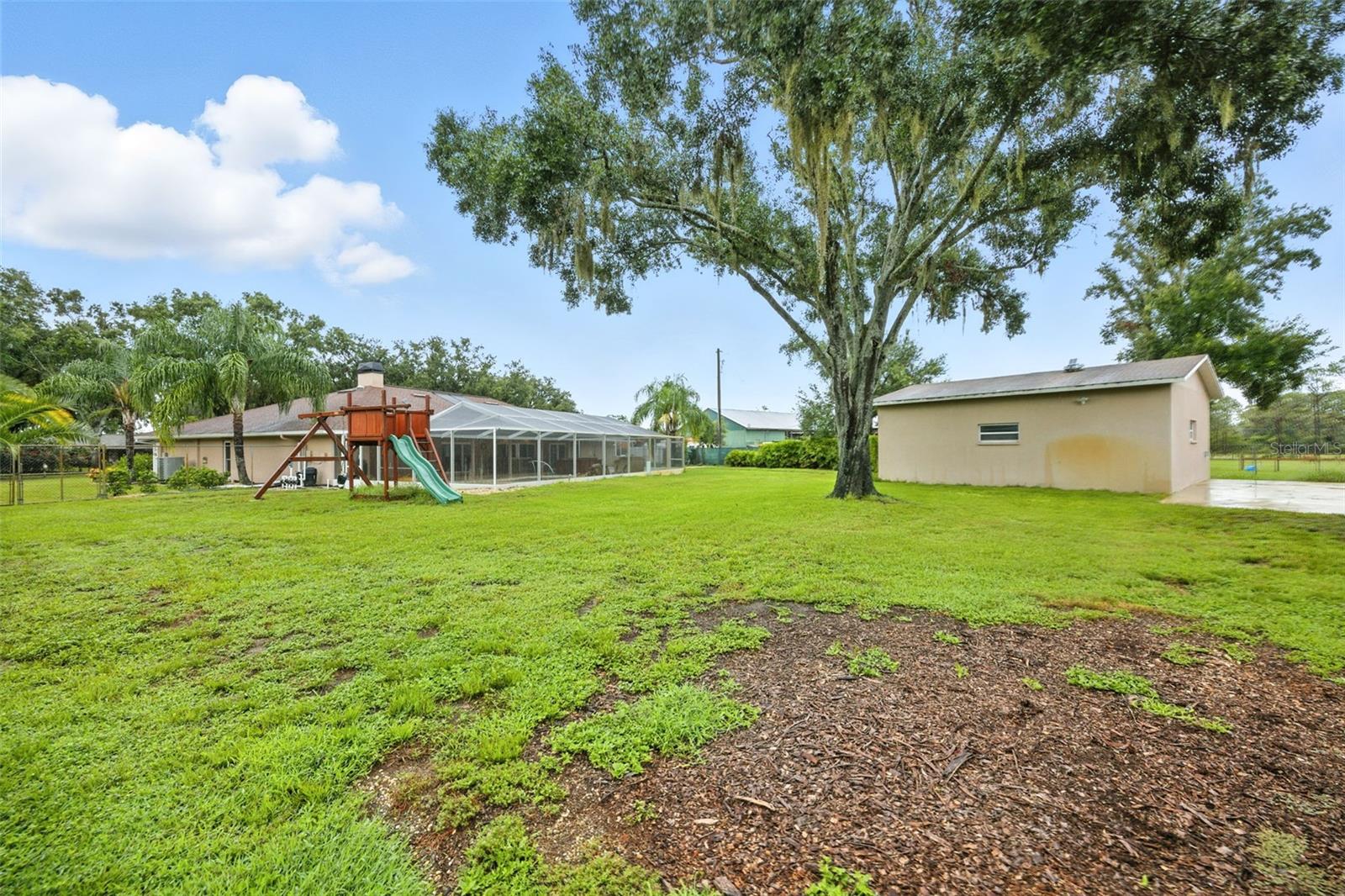 Listing photo id 41 for 10502 Lake Williams Drive