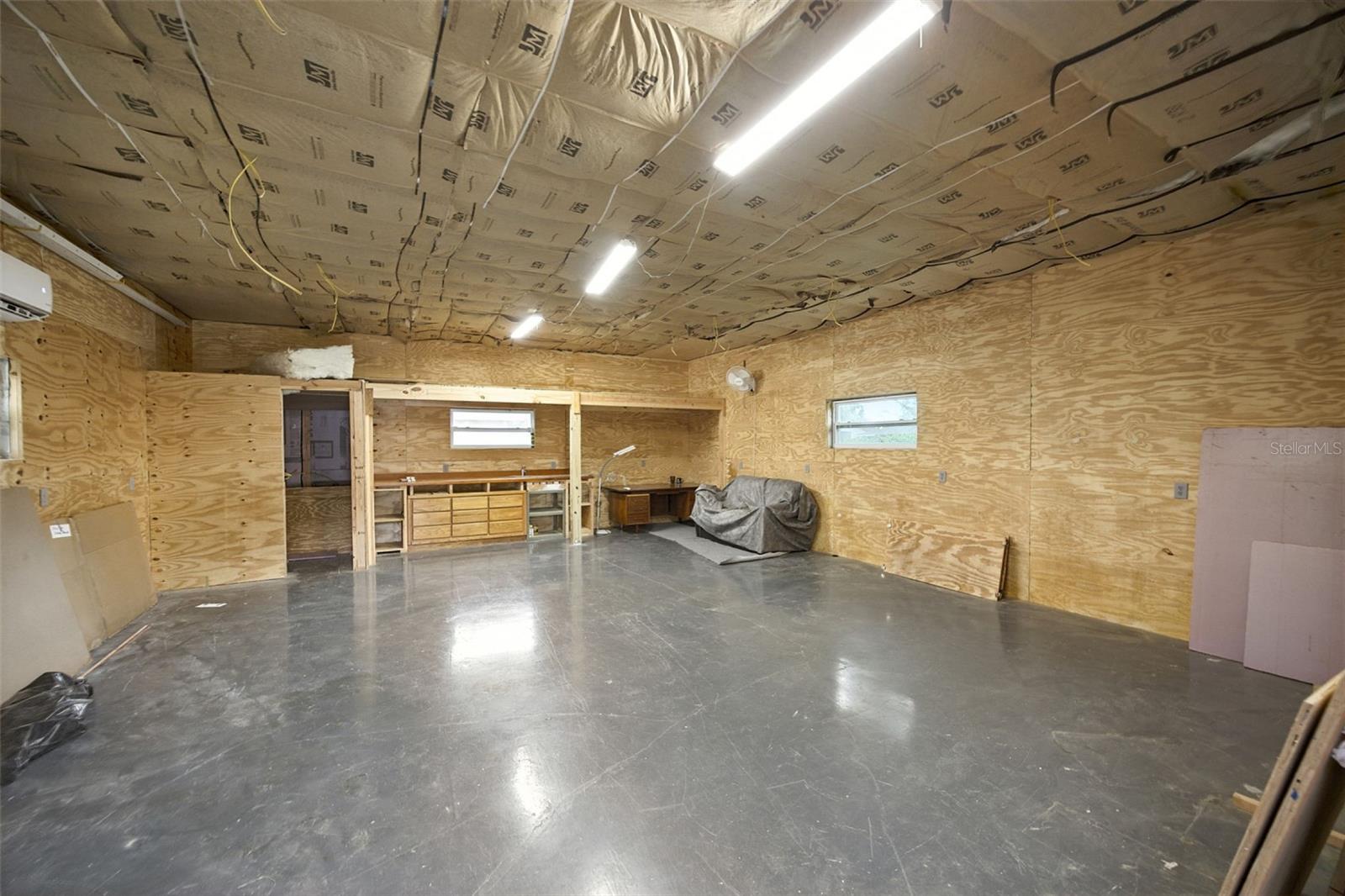 Listing photo id 46 for 10502 Lake Williams Drive