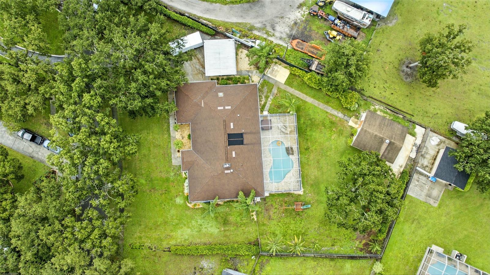 Listing photo id 47 for 10502 Lake Williams Drive