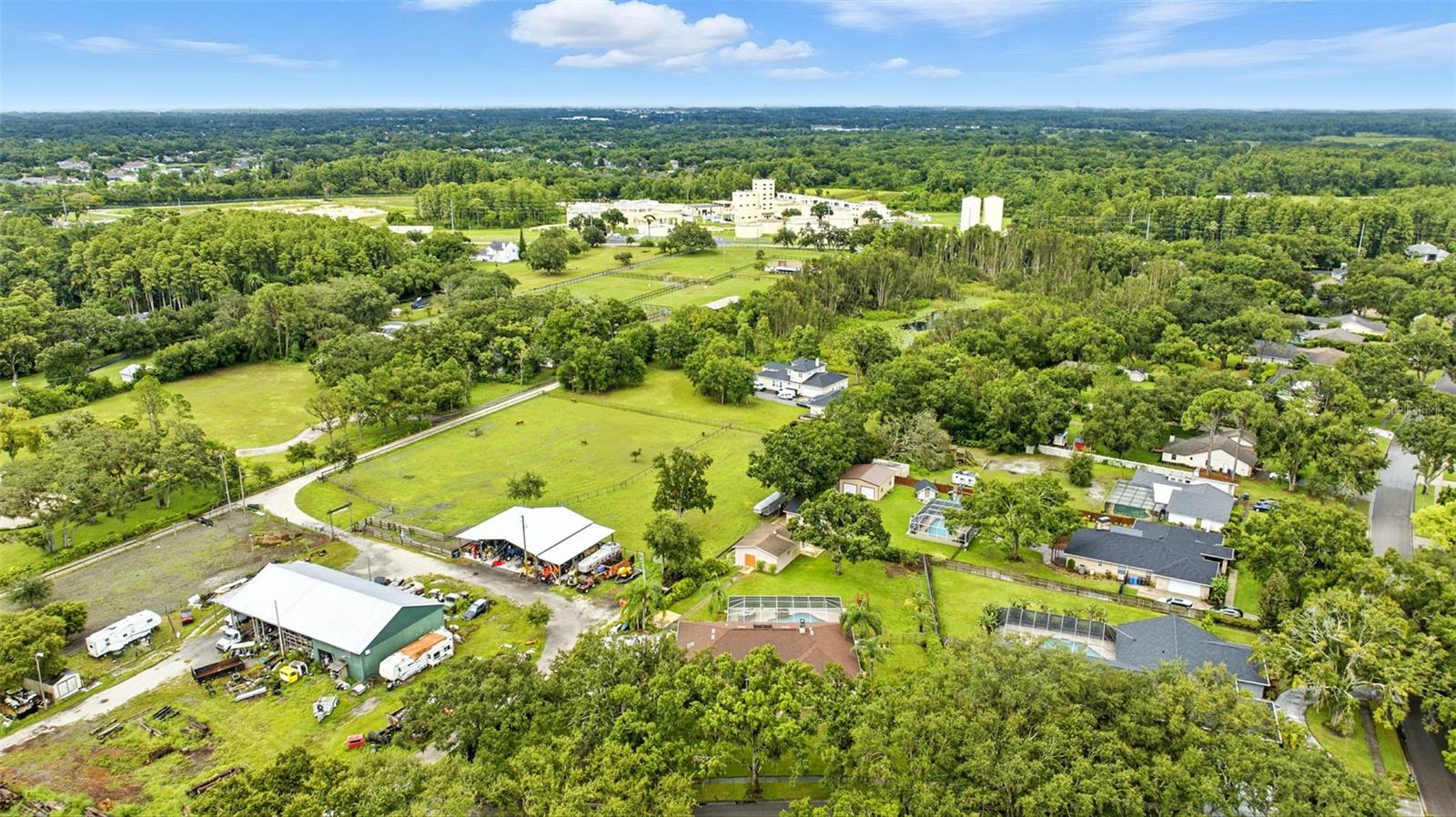 Listing photo id 49 for 10502 Lake Williams Drive