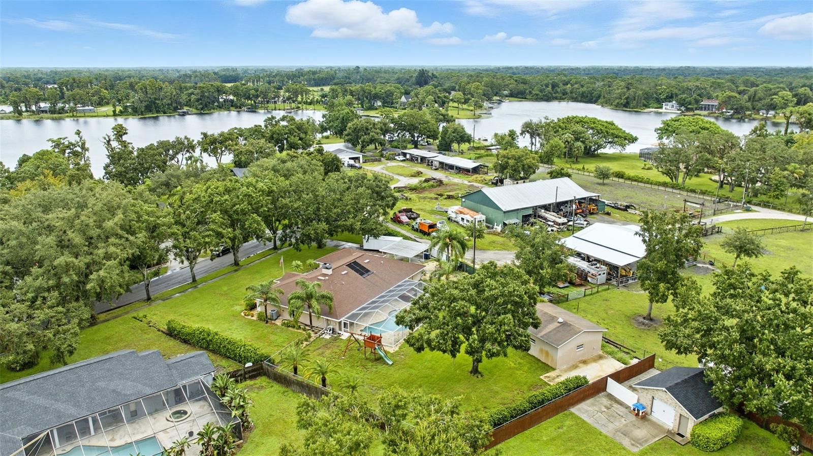 Listing photo id 50 for 10502 Lake Williams Drive