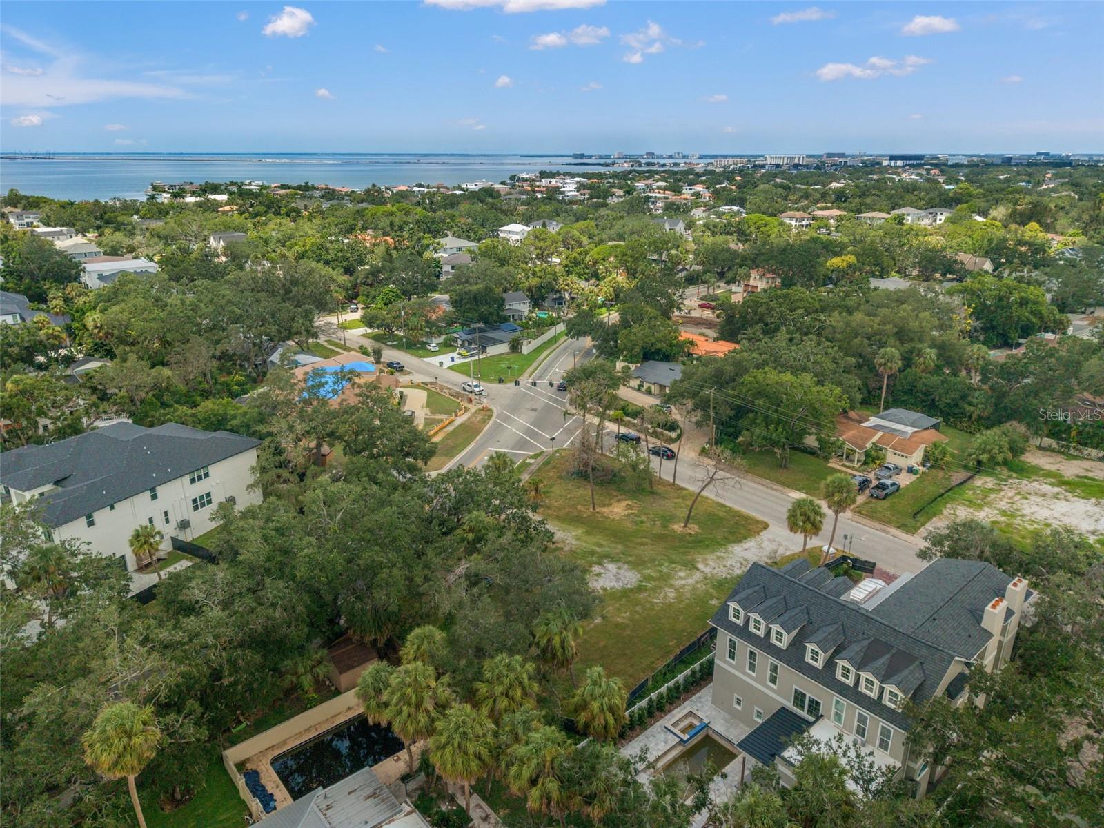 Image 11 of 19 For 2502 West Shore Boulevard