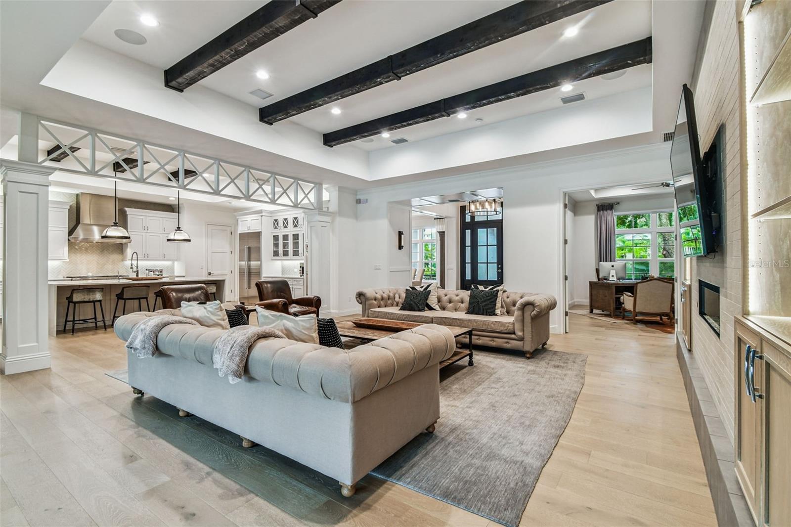 Image 13 of 100 For 8515 Loch Drive