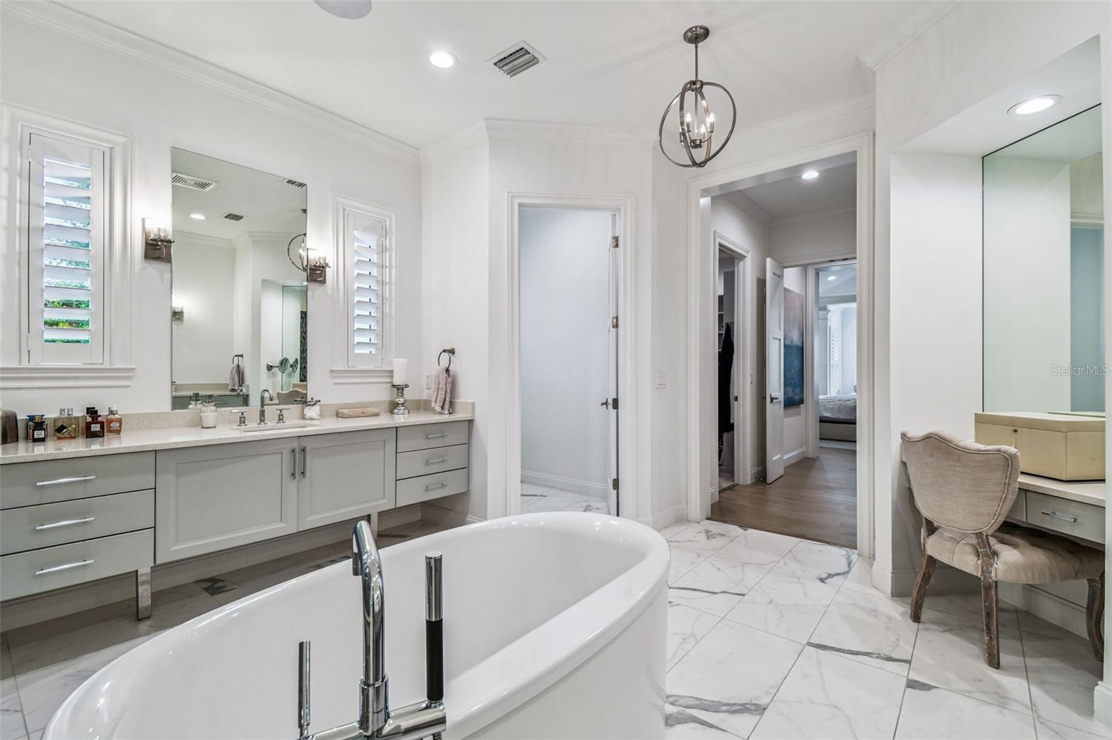Image 39 of 100 For 8515 Loch Drive