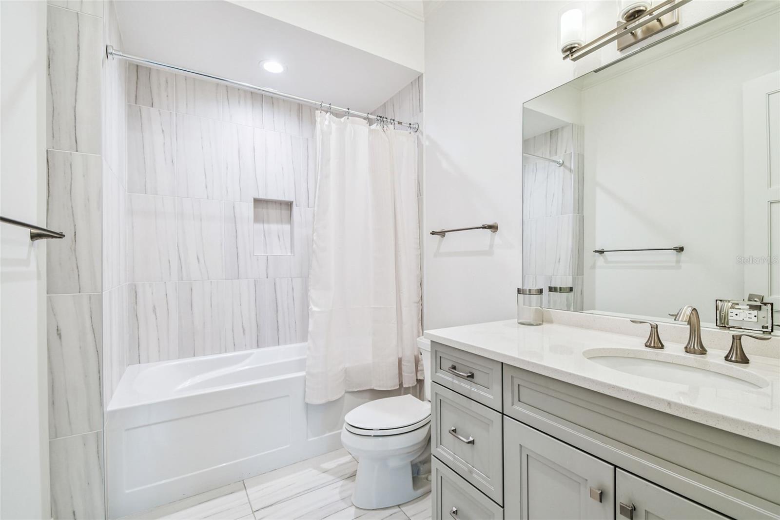 Image 72 of 100 For 8515 Loch Drive
