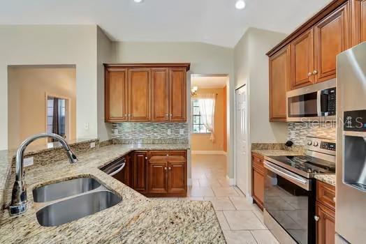 Listing photo id 3 for 10906 Holly Cone Drive
