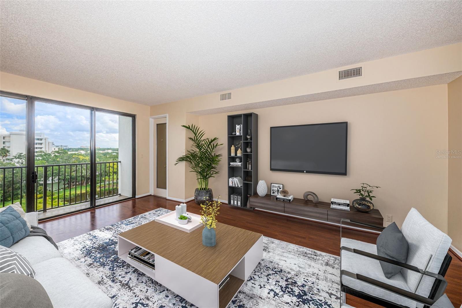 Image 16 of 57 For 8 Belleview Boulevard 601