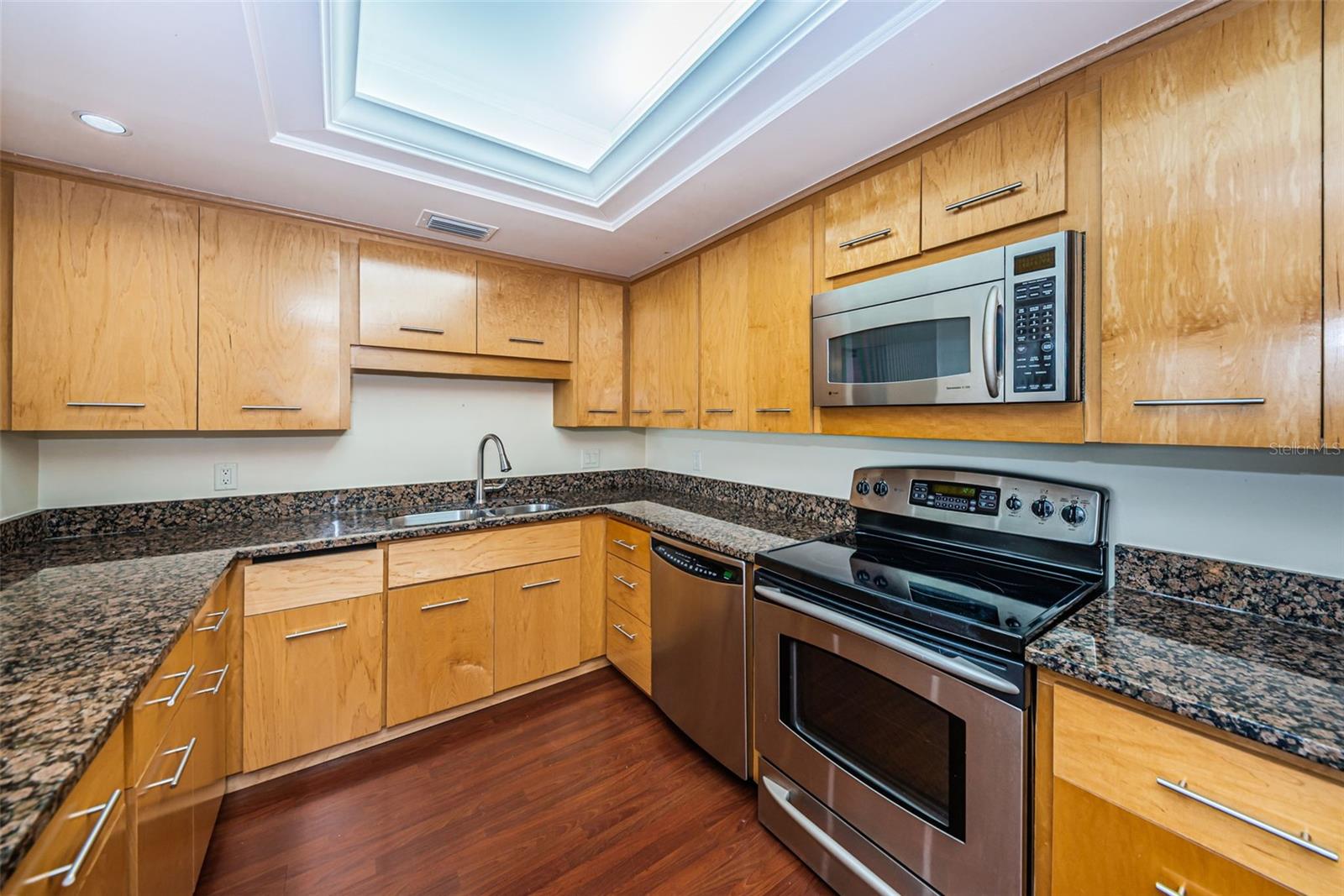Image 20 of 57 For 8 Belleview Boulevard 601