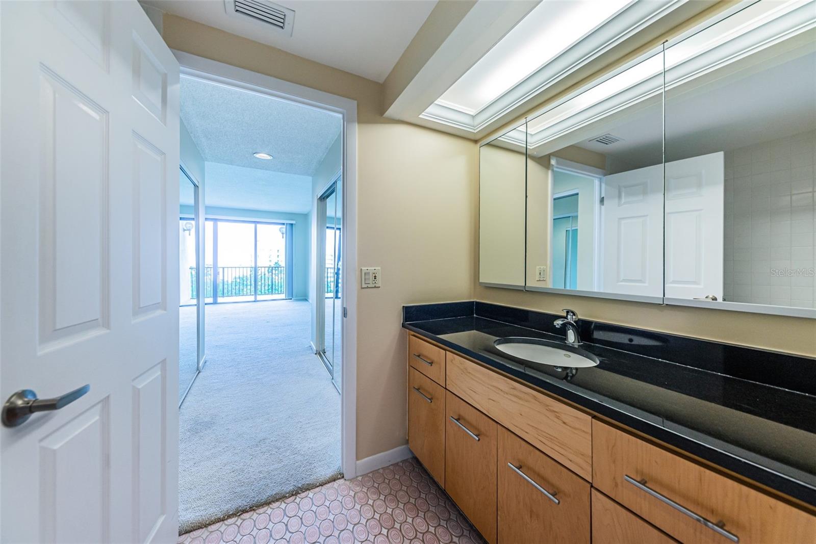 Image 32 of 57 For 8 Belleview Boulevard 601