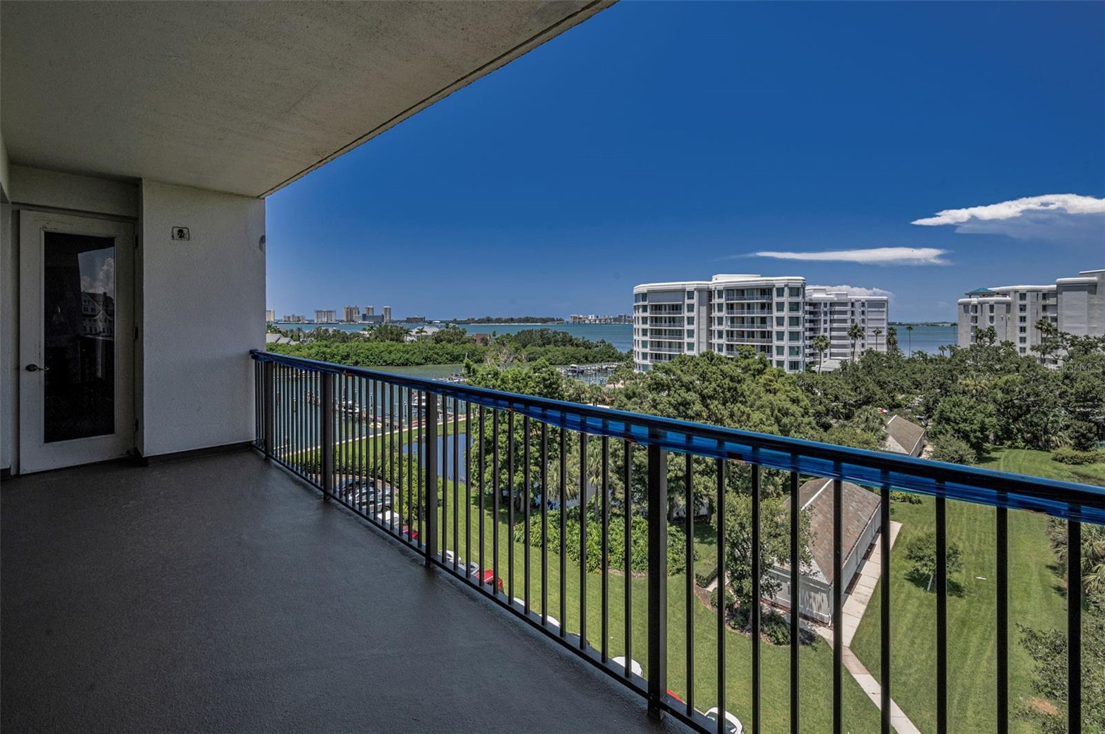 Image 37 of 57 For 8 Belleview Boulevard 601