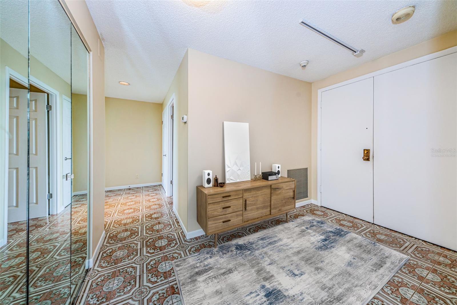 Image 9 of 57 For 8 Belleview Boulevard 601